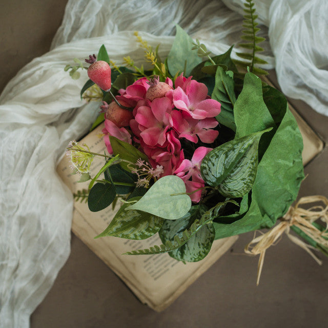 16" PINK GERANIUM W/ MIXED FOLIAGE BOUQUET