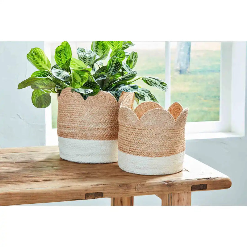 Natural Scalloped Basket